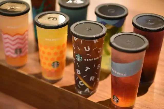 冰球革命，高效生產：大型杯裝冰球包裝設備助力飲料企業(yè)創(chuàng)新升級