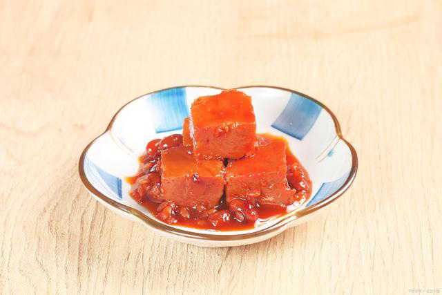 創(chuàng)新引領未來，一塊腐乳包裝設備助力腐乳產(chǎn)業(yè)升級