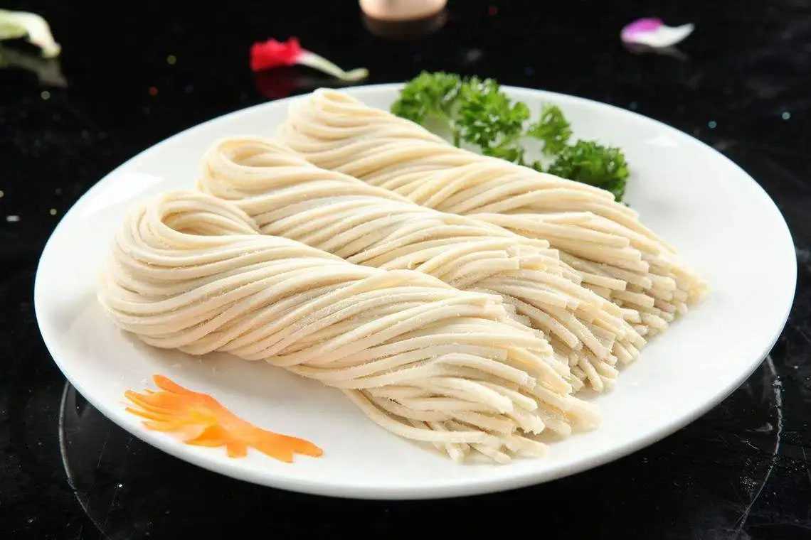 盒裝鮮面條包裝機(jī)，鎖鮮每一份美味