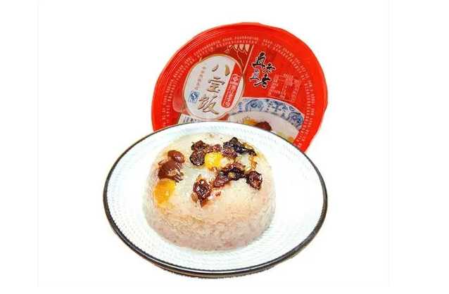 八寶飯專業(yè)包裝線：鎖住傳統(tǒng)美味，融合現(xiàn)代科技，開啟美食新篇章！